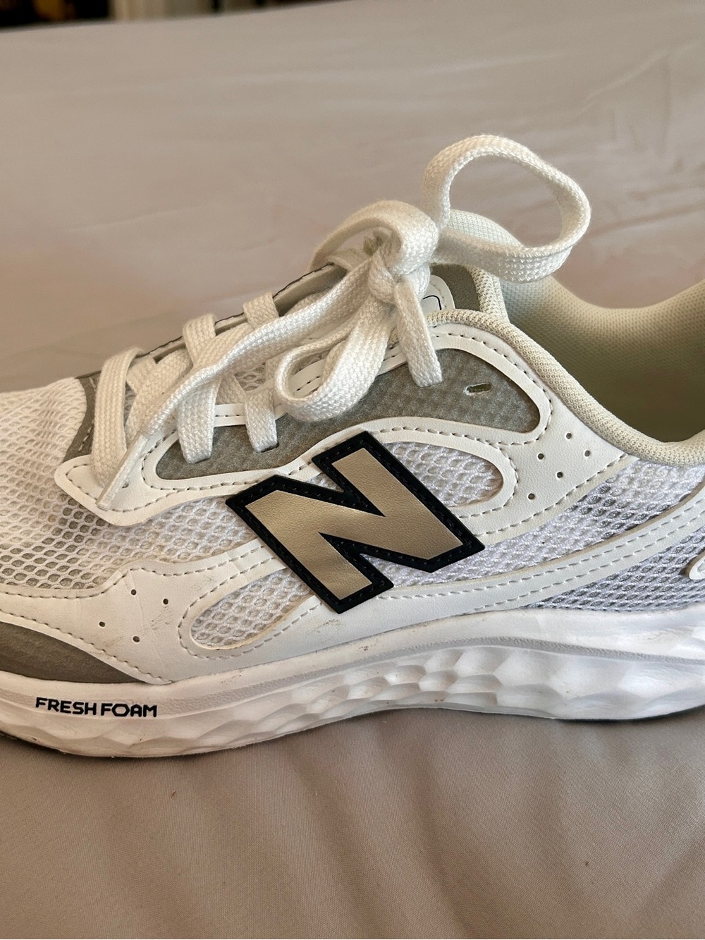 New Balance women’s size 9 Airshi sneakers